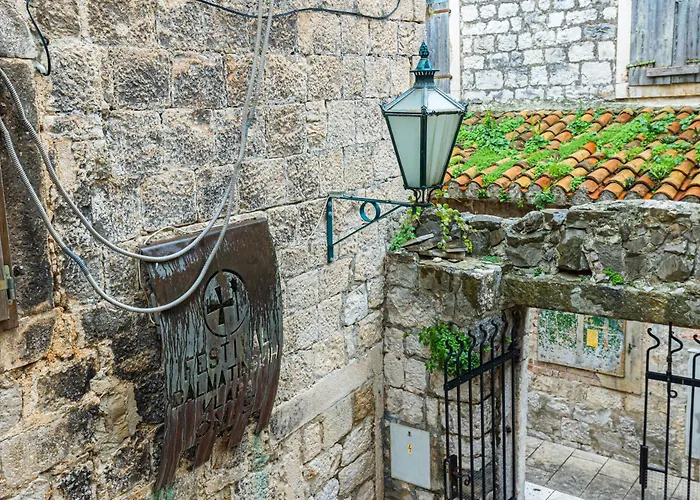 Old Town شقة